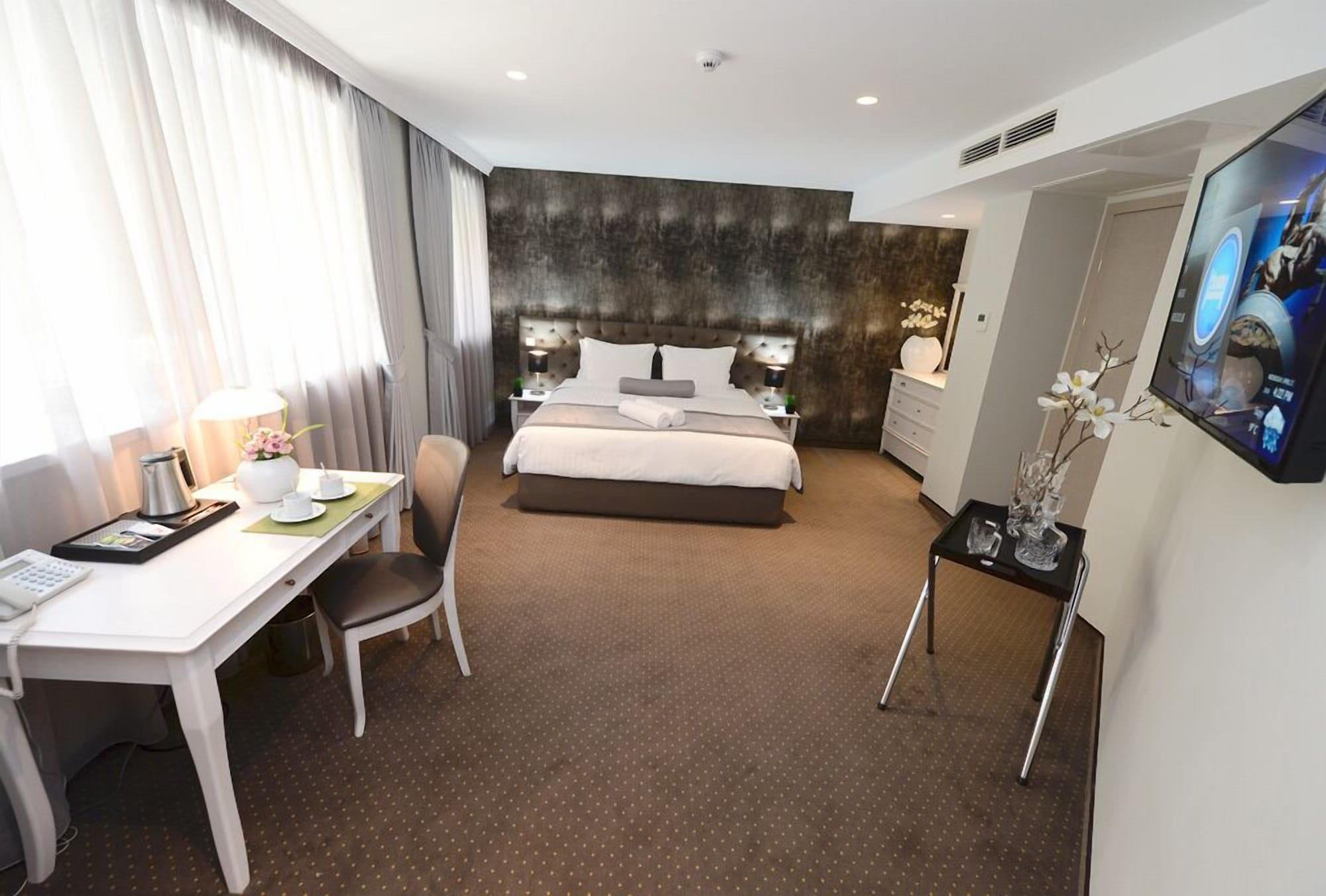 Alexandar Square Boutique Hotel Skopje Extérieur photo
