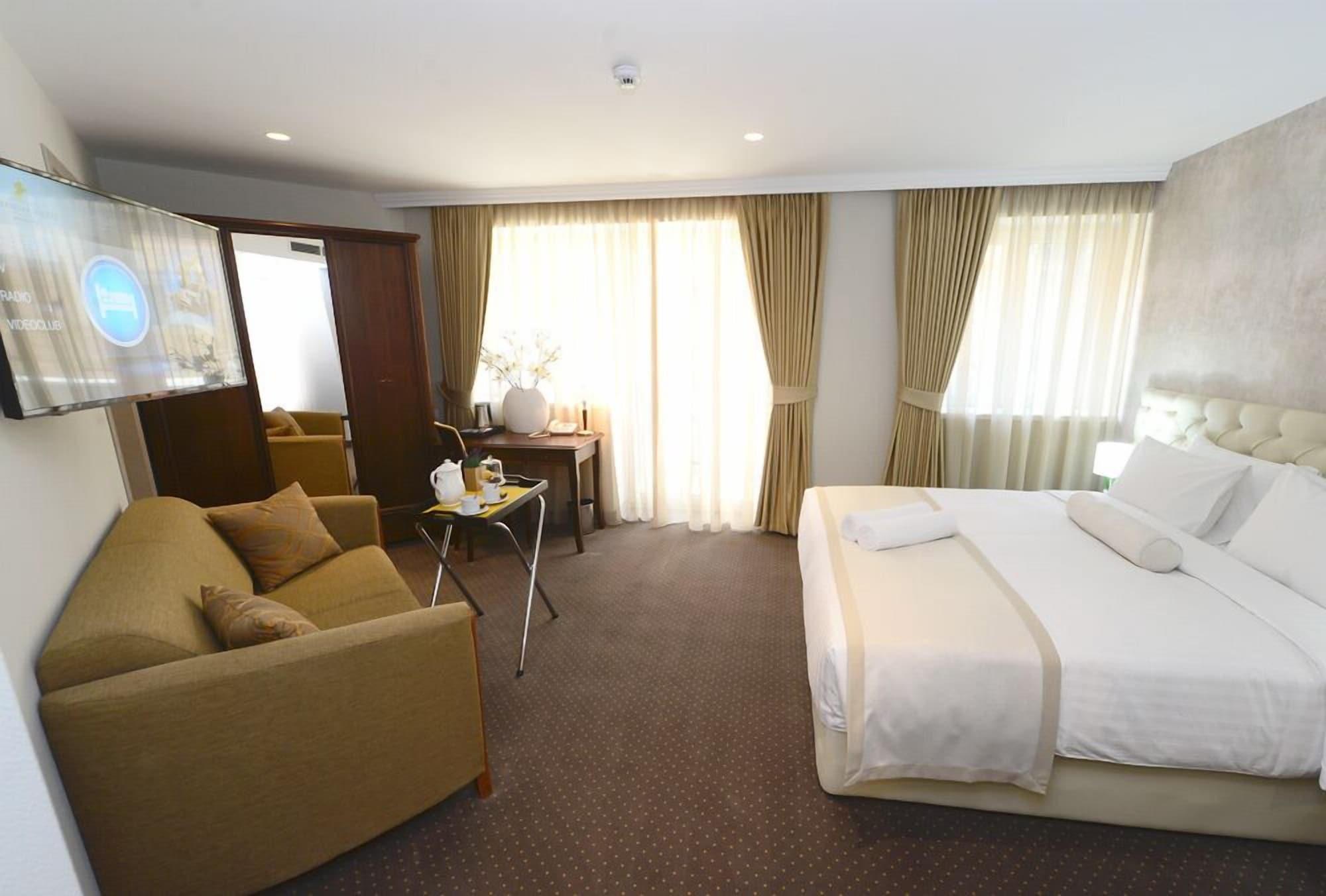 Alexandar Square Boutique Hotel Skopje Extérieur photo