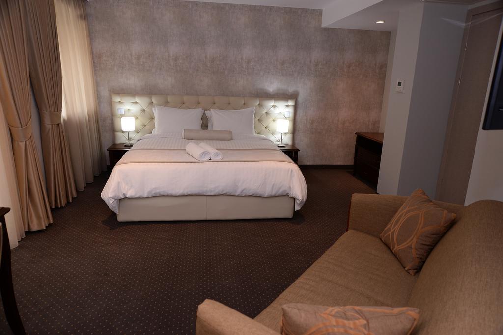 Alexandar Square Boutique Hotel Skopje Extérieur photo