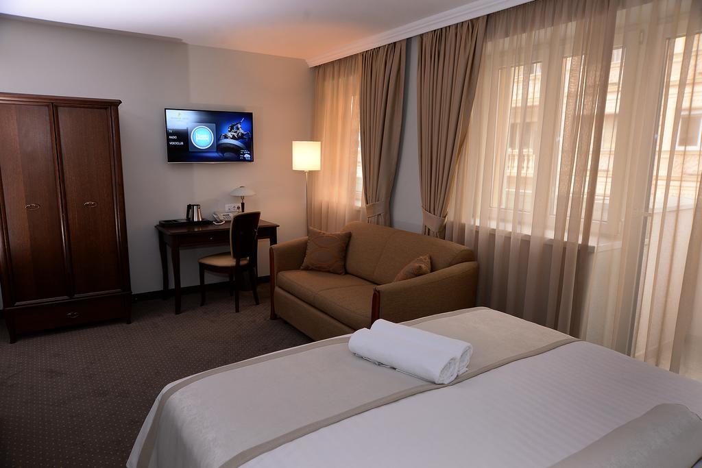 Alexandar Square Boutique Hotel Skopje Extérieur photo